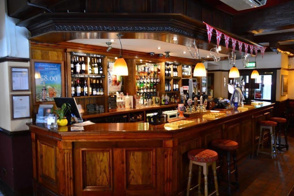 Red Lion, Wigan By Marston'S Inns Rufford Buitenkant foto